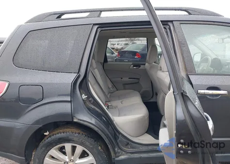 2011 Subaru Forester 2.5X Premium из США, поврежденный, VIN JF2SHADC0BH751441